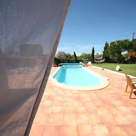 Oeno-lodge Casa de Férias Saint-Germain-dʼEsteuil